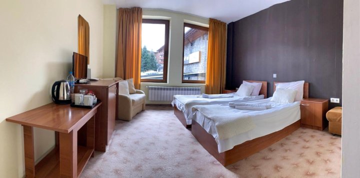 在班斯克的格拉纳特公寓Stayinn - 毗邻缆车，适合3位客人(Apartment Stayinn Granat in Bansko - Next to Gondola Lift, Perfect for 3 Guests)