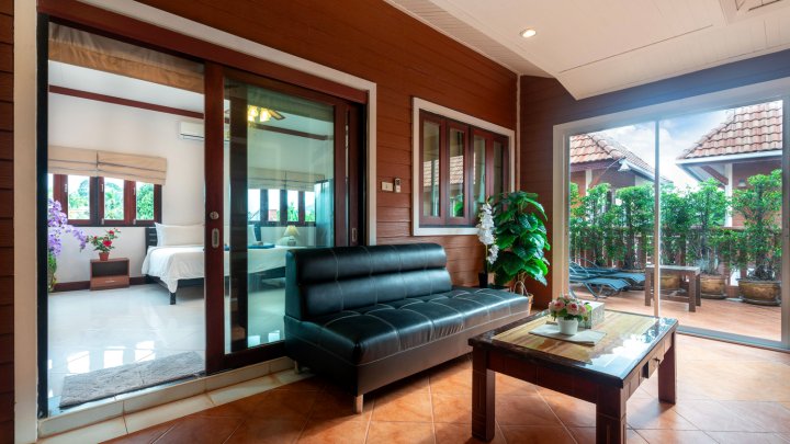 Naiyang Beach - 3 Bedroom Pool Villa