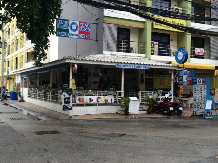 芭堤雅沃拉雷公寓(Volare Guesthouse Pattaya)