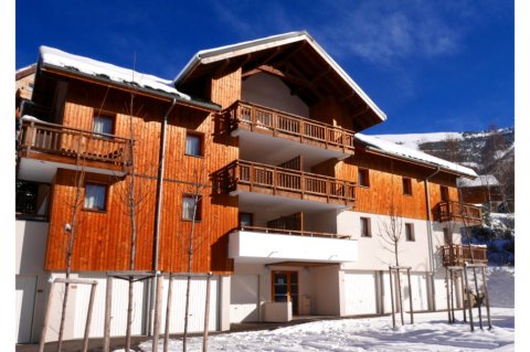 Residence au CÅur des Ours-Three-Bedroom Apartment