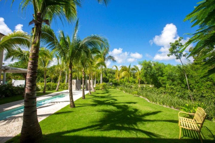 Amazing Golf Villa at Luxury Resort in Punta Cana, Includes Staff, Golf Carts and Bikes