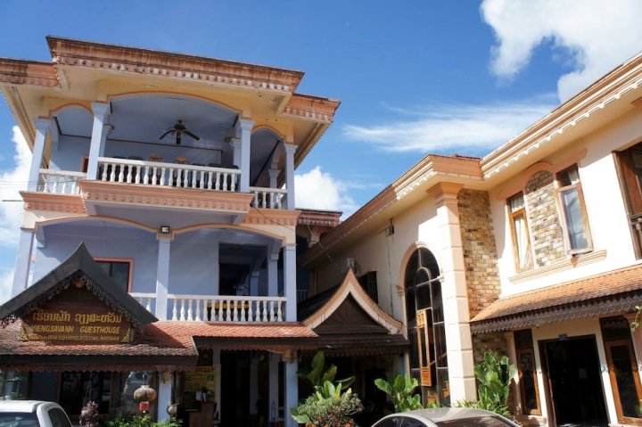布阿考旅馆(Bua Khao Guesthouse)