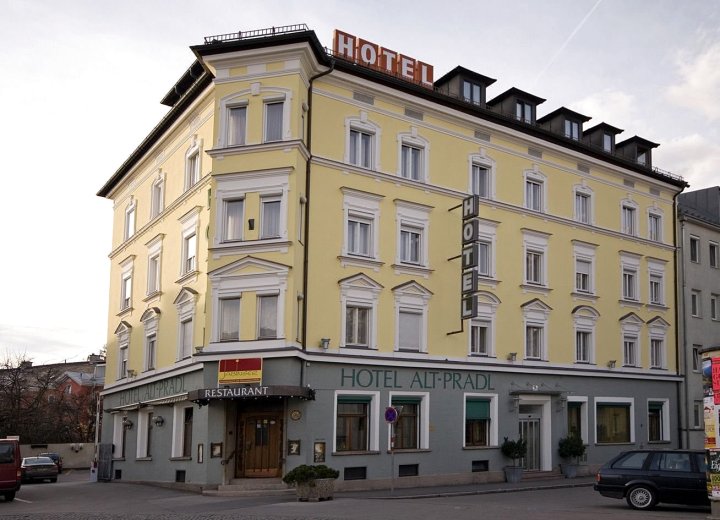 艾尔特帕德尔酒店(Hotel Altpradl)