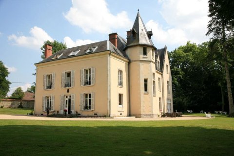 布里乌道特里城堡酒店(Château le Briou d'Autry)