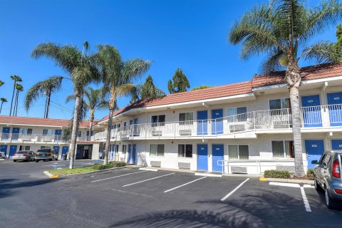 Motel 6 Long Beach, CA - Los Angeles