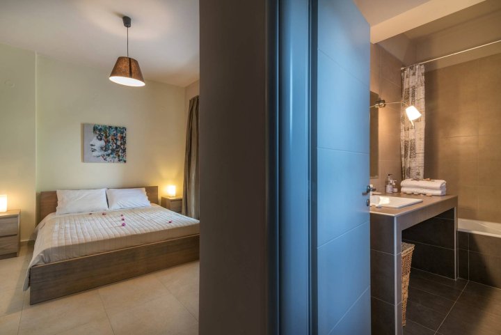 Villa Verano - Spacious 5-Bedroom 5-Bathroom Villa