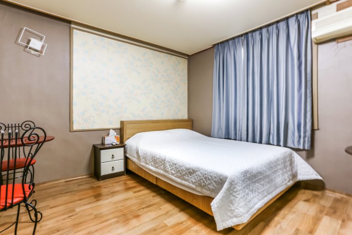 Seogwipo Roksan Motel