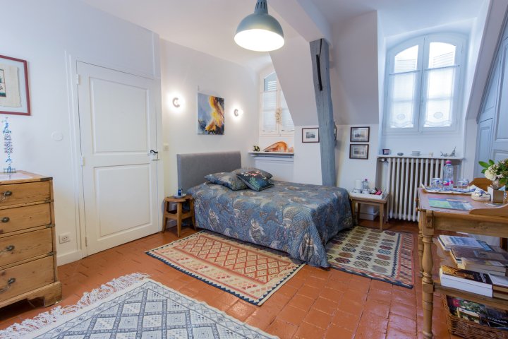 Room in Guest Room - This 10th Century Home Sits in an Exceptional Setting in The Center of Orleans