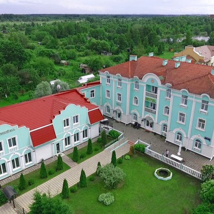 彼得霍夫阿雷克桑德利亚酒店(Hotel Aleksandriya Peterhof)
