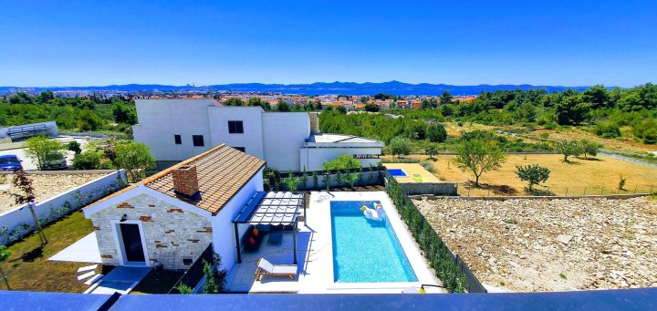 New 2020! Luxury Villa Ivona with Pool and Jacuzzi