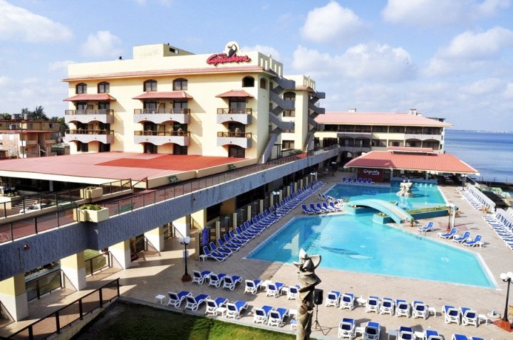 科帕卡巴纳海滩酒店(HOTEL COPACABANA)