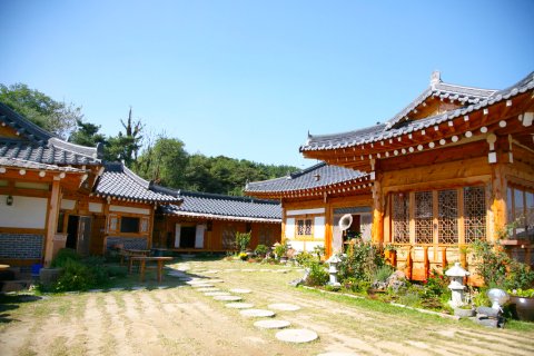 Busan Hanok Guesthouse