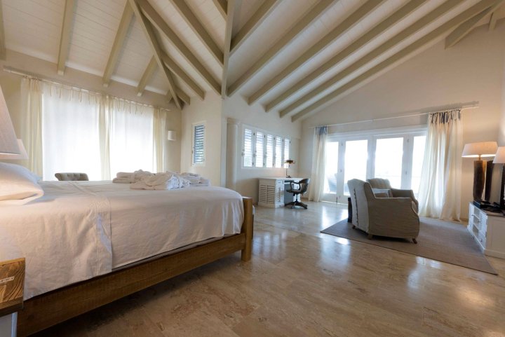 7 Bedrooms Luxury Colonial Villa Complete New 2017