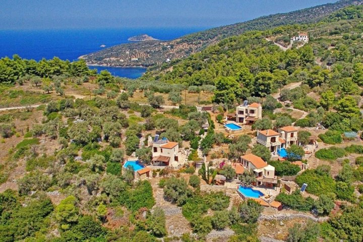 Poikilma Alonissos Villas Villa Petra 105m2