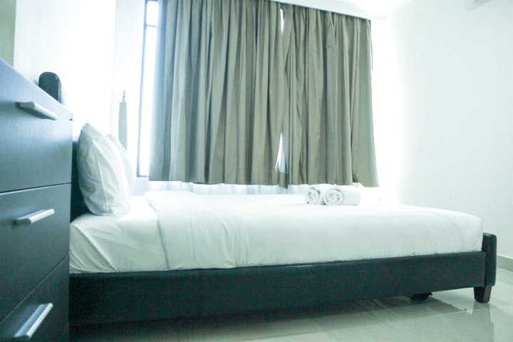 汉普顿公园公寓 2 居酒店 - 近彭多克英达(2Br Hampton's Park Apartment Near Pondok Indah)