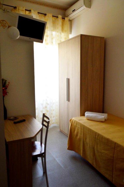 New Hotel Cirene Economy Single Room with Breakfast