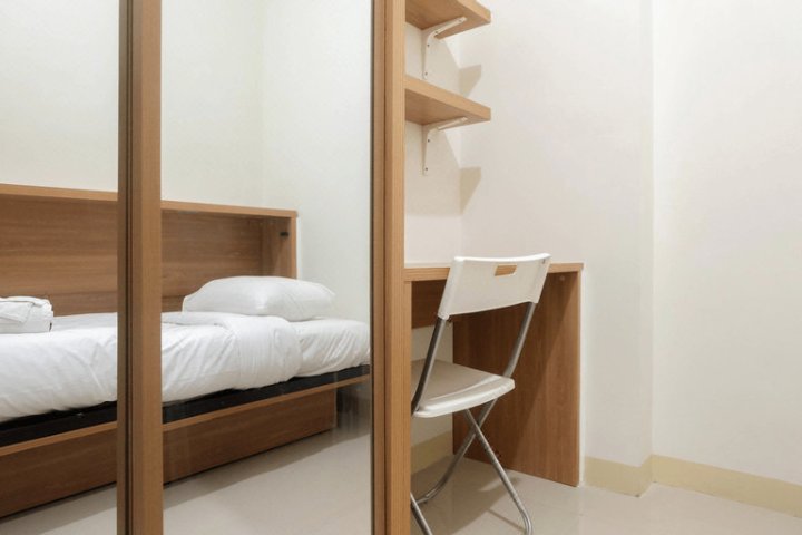 配有全套家具且舒适的2卧室绿色帕马卡公寓(Fully Furnished and Comfortable 2Br Green Pramuka Apartment)