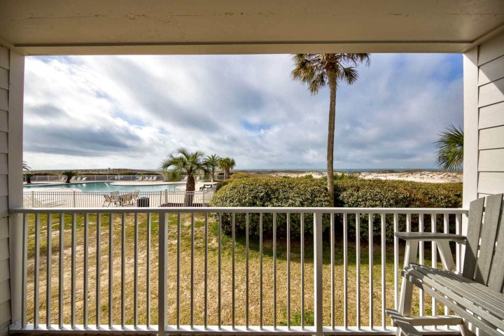 Modern Updated Condo in Fort Morgan Beach Front with Private Balcony