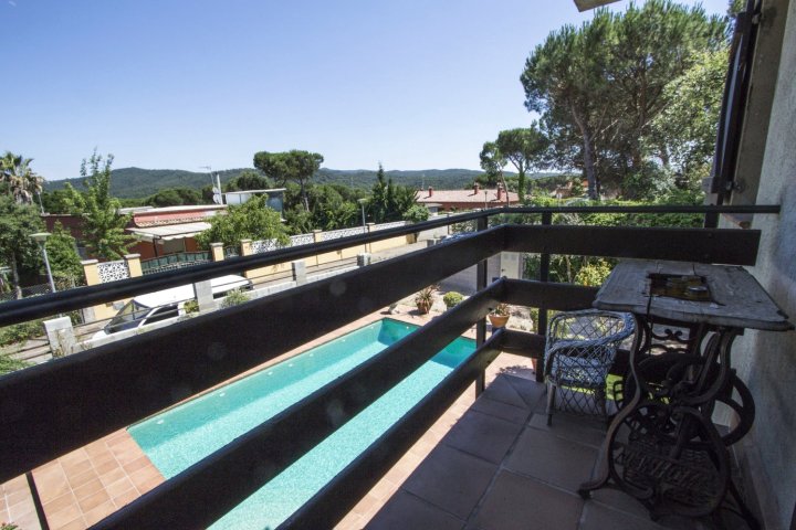 Catalunya Casas: Vibrant Villa Meli in the Heart of Costa Brava!