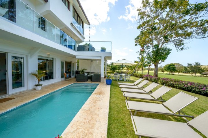 Casa de Campo Villa for Rent – Private Villa with Pool, Chef, Maid, and Golf Cart