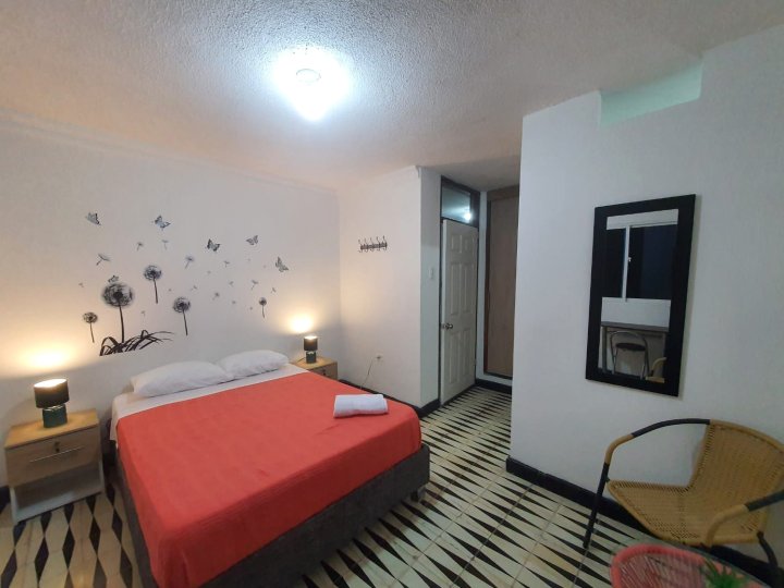 Room in Guest Room - cm-1 Room in Cartagena