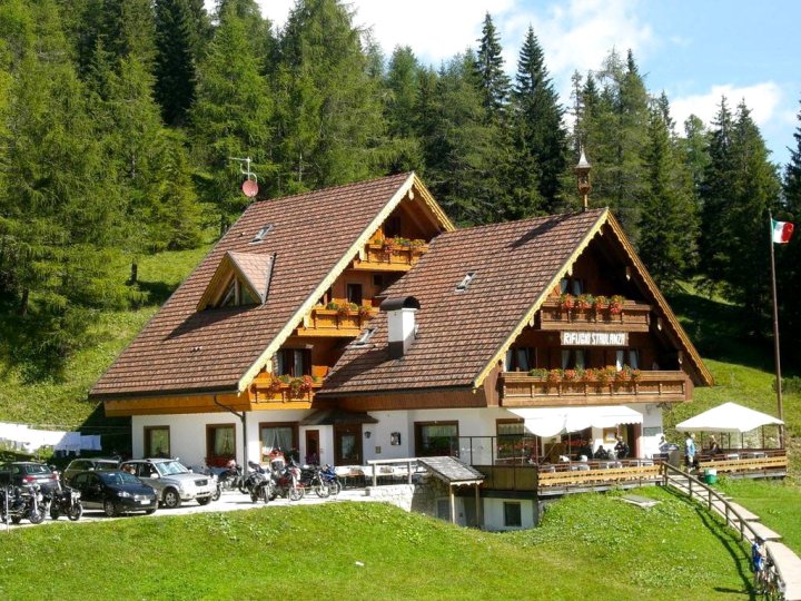 瑞福吉奥帕苏斯特兰酒店(Rifugio Passo Staulanza)