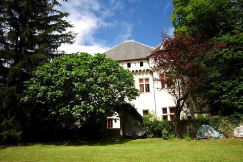 拉夏贝尔公寓(Lavish Castle in Serri Res en Chautagn with Pool)