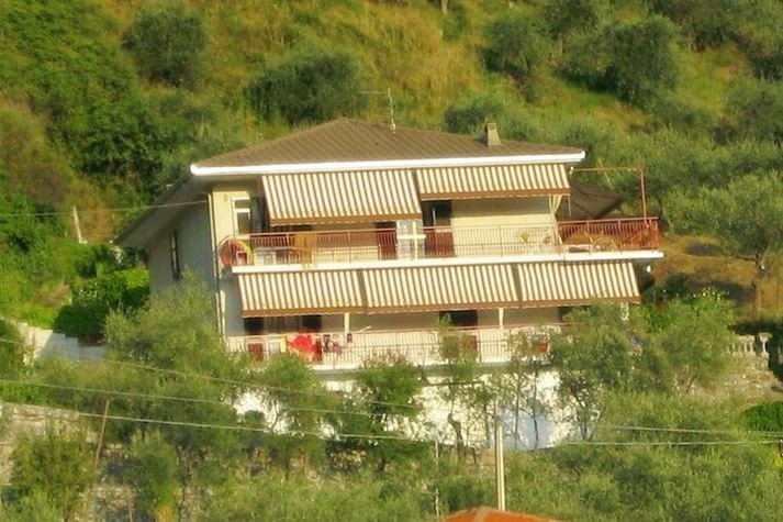 Cozy Holiday Home in Moneglia with Private Garden