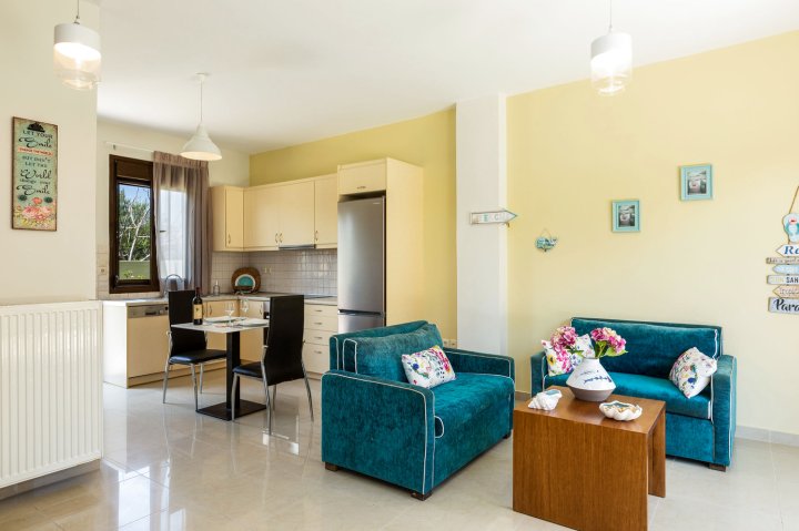 Loutra-One Bedroom Apartment in Crete