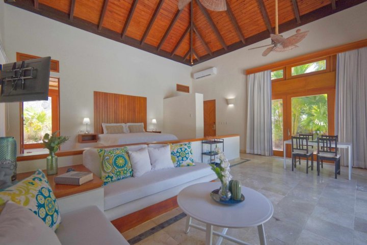 Cozy Bungalow in the Heart of Cap Cana, Perfect for Couples or Small Families