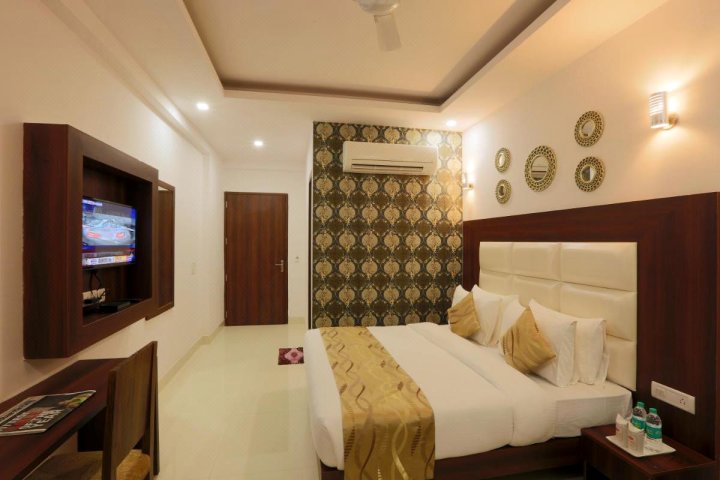 Hotel Arch -Stunning Double Bedroom a Delightful Experience
