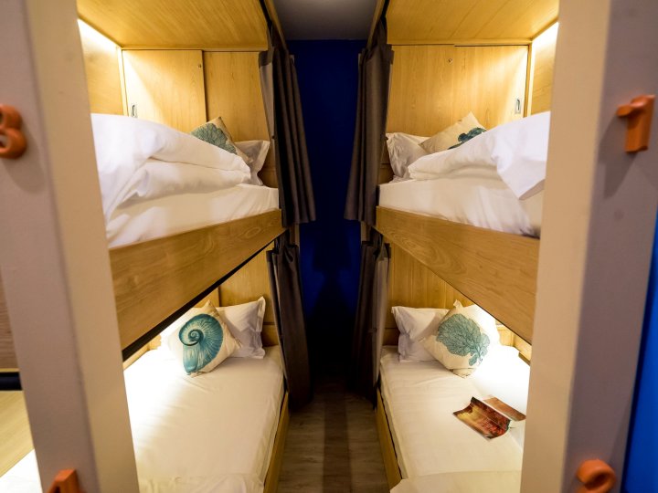 Thalay Cha Am的四人宿舍床位，带百万美元景色的共生住宅(Thalay Cha am Dorm Room of 4 Beds, A Co-Living with Million Dollar View)