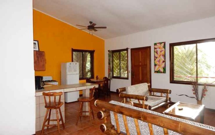 科斯塔里卡奎波斯的生态公寓，有游泳池和野生动物访问(Eco-Condo Serviced Apartments in Quepos w Pool Wildlife Visits)
