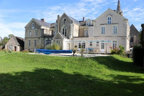 国际之家圣奥宾港酒店(Le Port-Saint-Aubin)