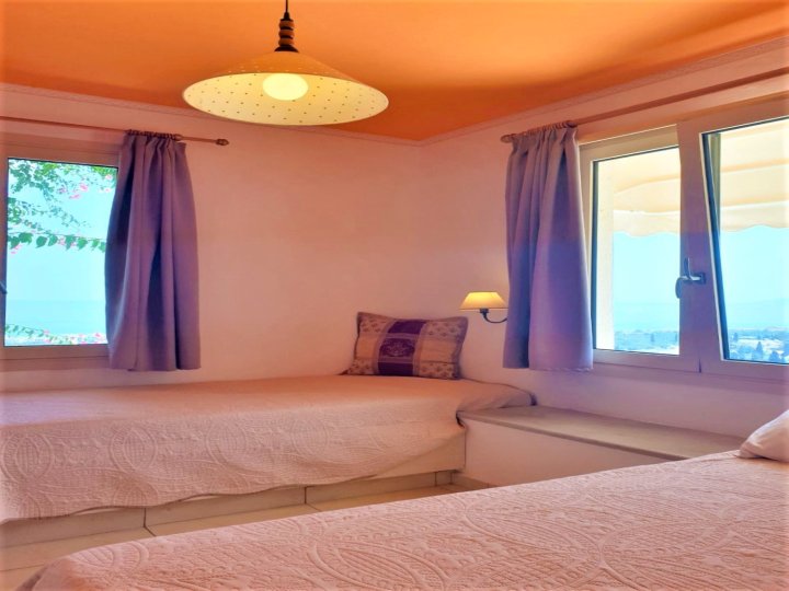 Beautiful and Spacious Room Near Cretan Sea