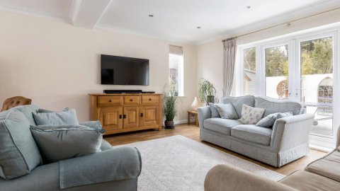 Holm Oaks in Poole with 5 bedrooms and 5 bathrooms