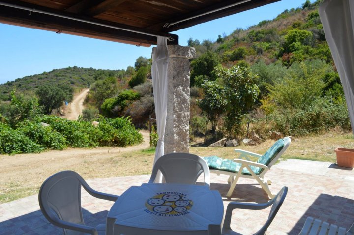 Little Blue House with Sea View Between Budoni and San Teodoro