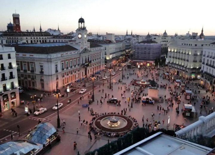 马德里开放式公寓精彩城景无线上网酒店(Studio in Madrid, With Wonderful City View and Wifi)