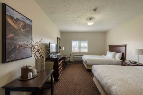 里程碑套房酒店(The Landmark Inn & Suites)