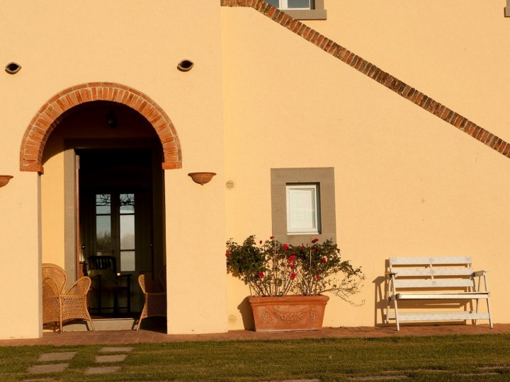 Tuscany Home at Il Noce for 4 to 6 in Villastella