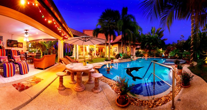 Relaxing Palm Pool Villa, Tropical Illuminated Garden Private Swimming Pool