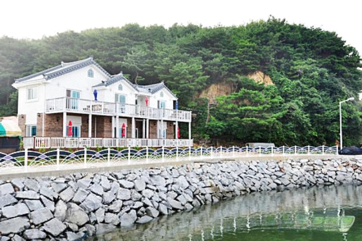 Taean (Anmyeondo) Sunrise Pension