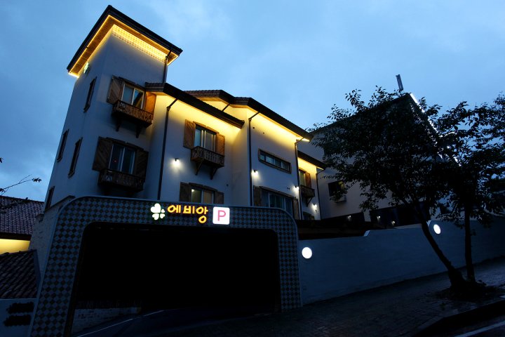 Gongju Evian Motel