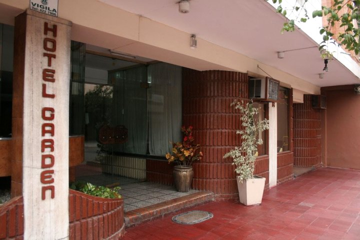 德图库曼花园酒店(Garden Hotel Tucumán)