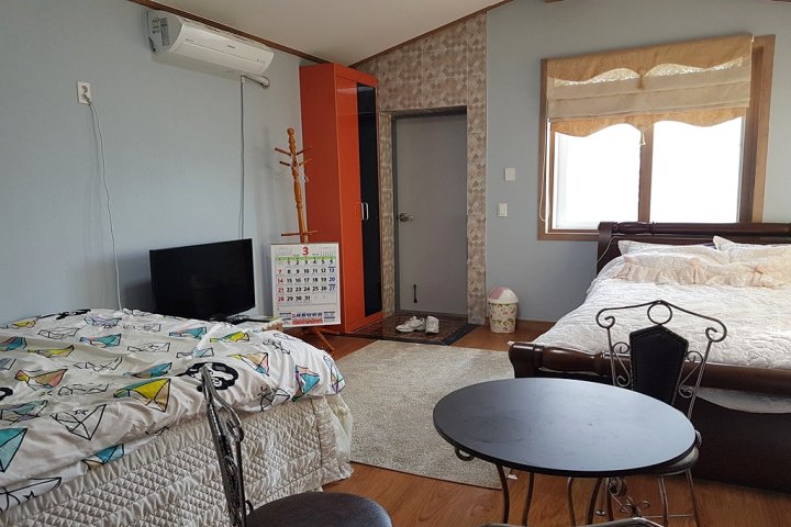 Tongyeong Firefly Guest House