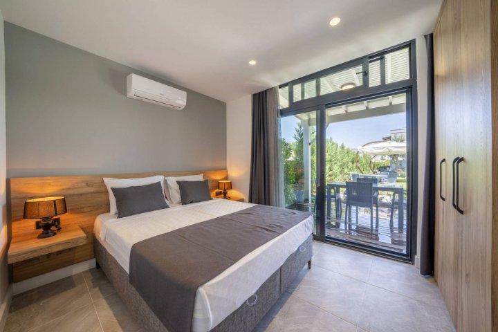 在博德鲁姆靠近海滩的现代套房(Modern Suite Close to Beach in Bodrum)