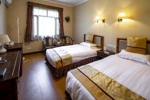 兰溪卧龙湖畔山居