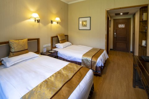 兰溪卧龙湖畔山居