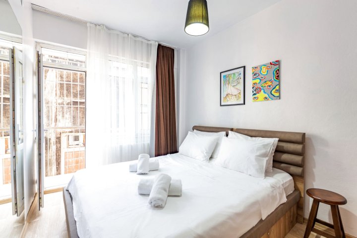 Central and Vibrant Flat in Besiktas