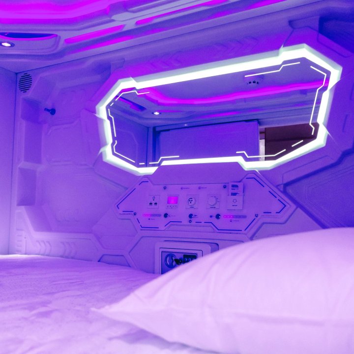 Makura Capsule Hotel